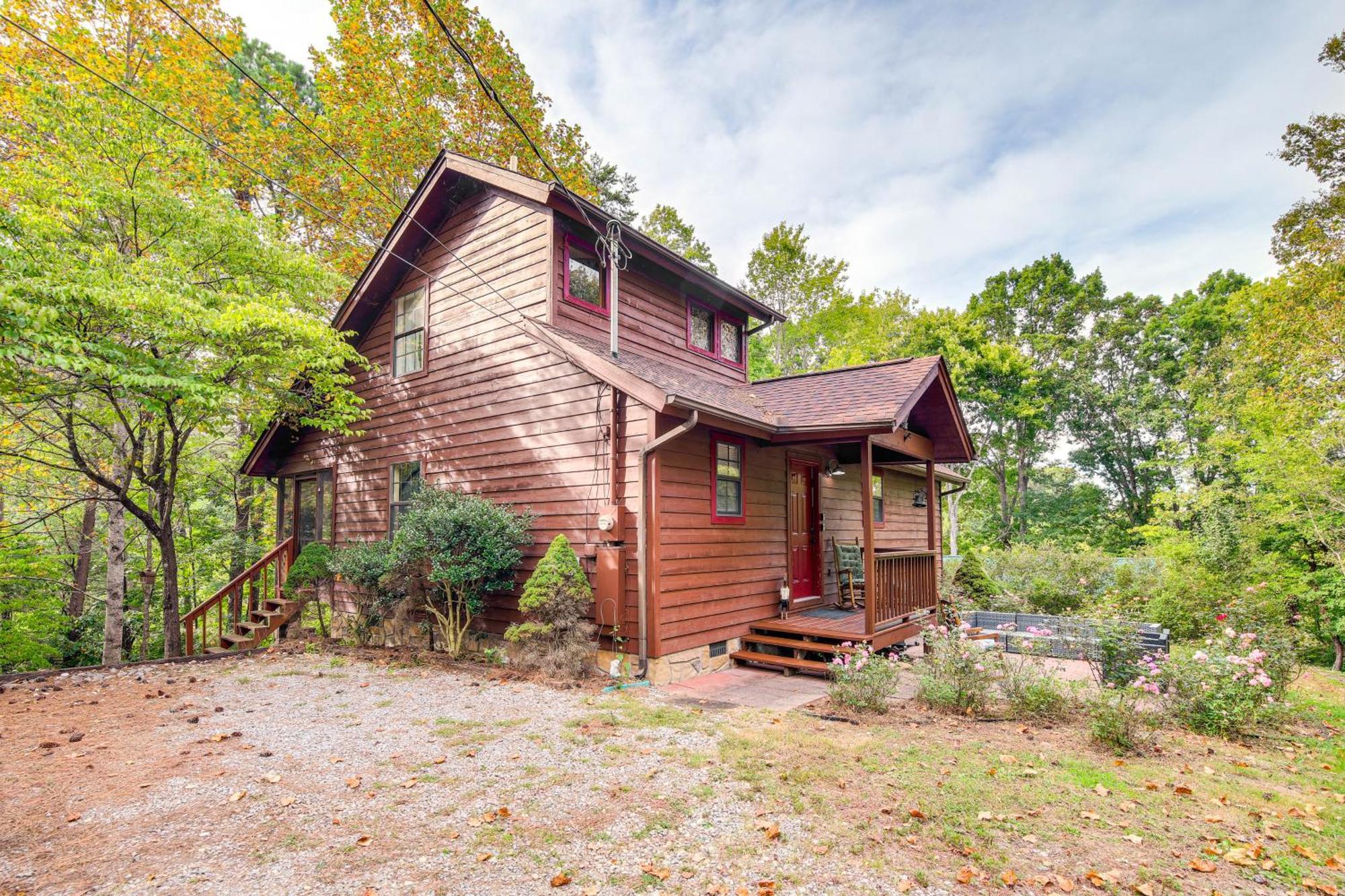Pet-Friendly Sevierville Rental With Private Hot Tub Exterior photo