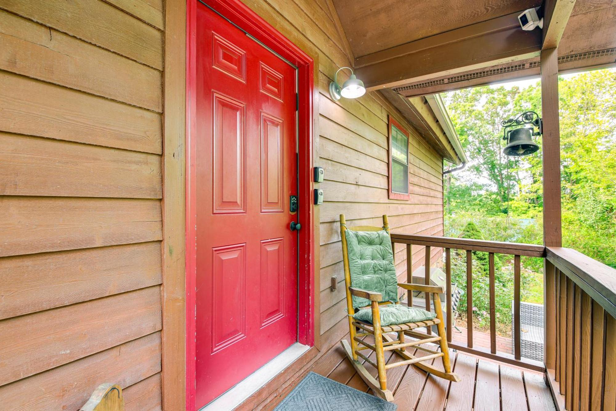 Pet-Friendly Sevierville Rental With Private Hot Tub Exterior photo