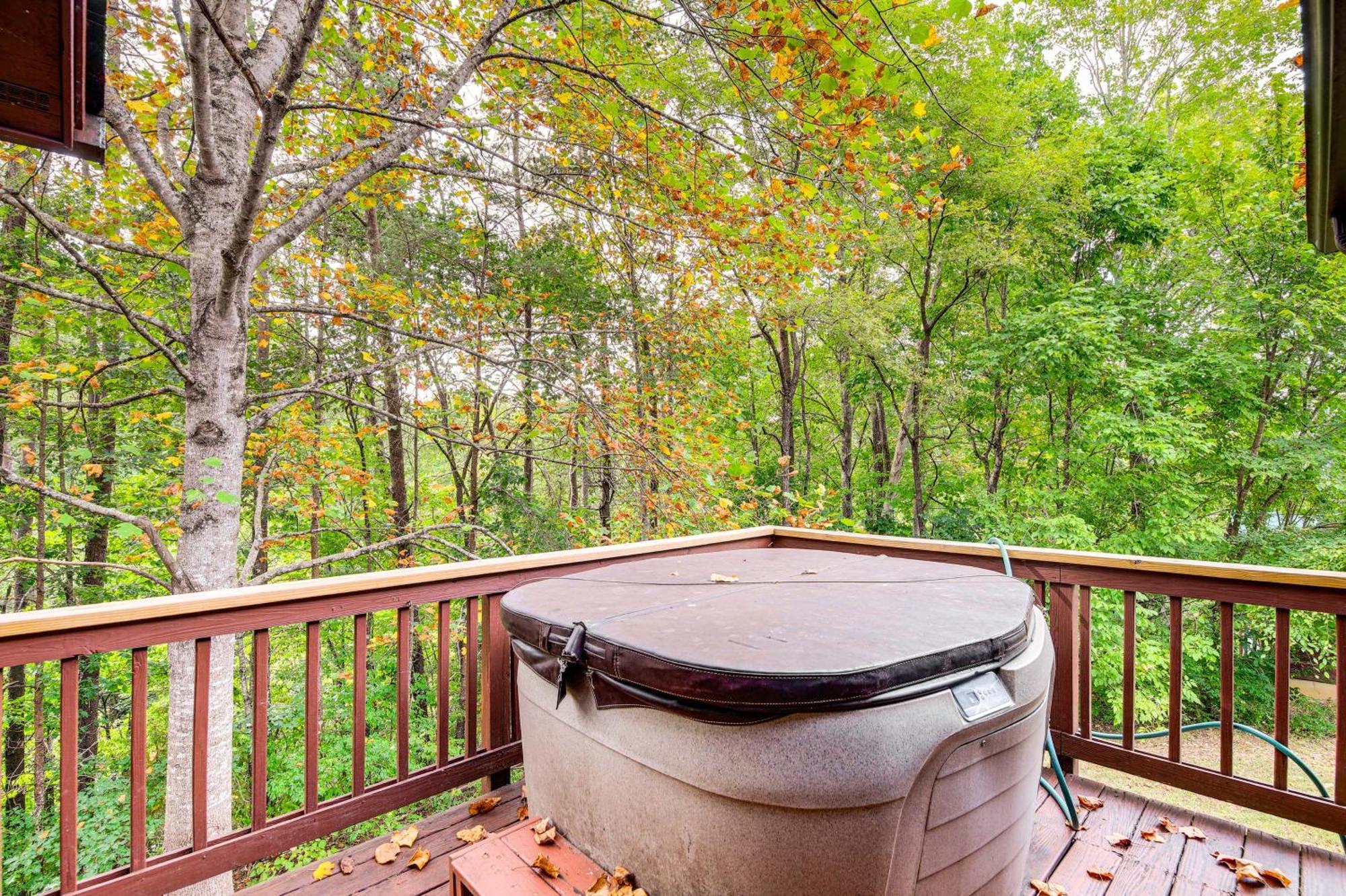 Pet-Friendly Sevierville Rental With Private Hot Tub Exterior photo