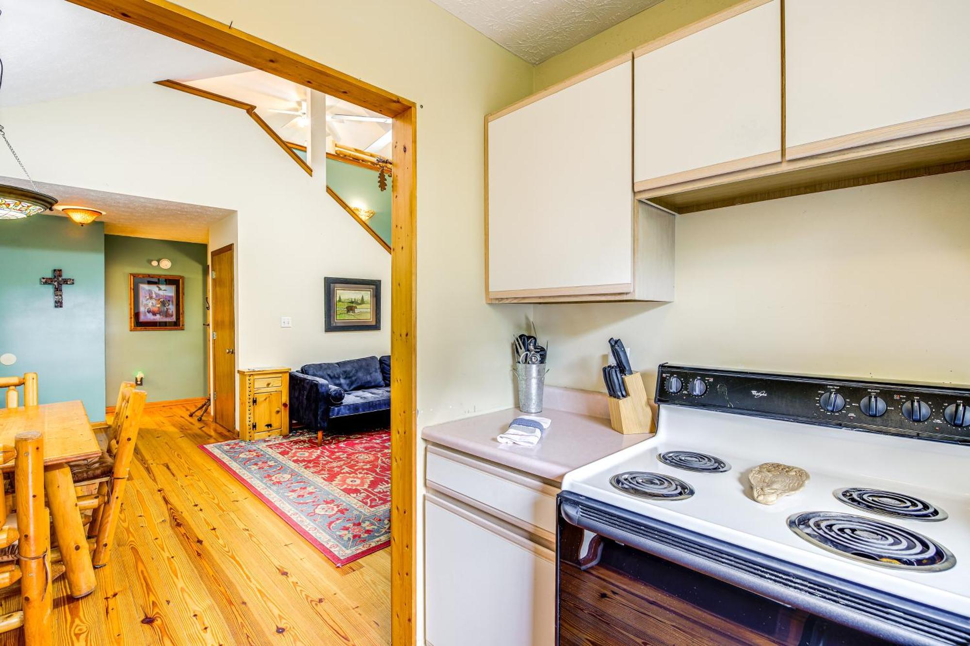 Pet-Friendly Sevierville Rental With Private Hot Tub Exterior photo
