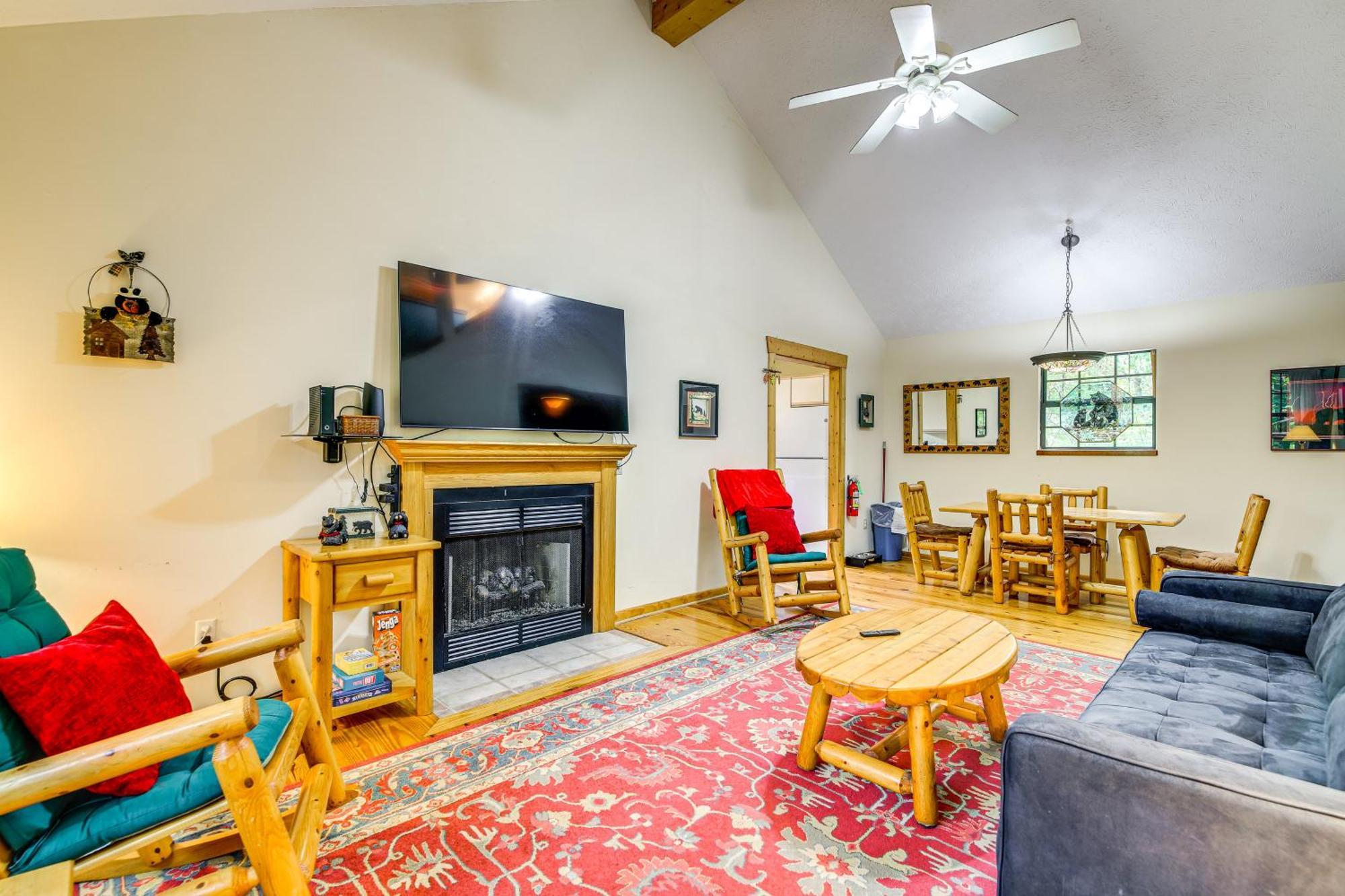 Pet-Friendly Sevierville Rental With Private Hot Tub Exterior photo