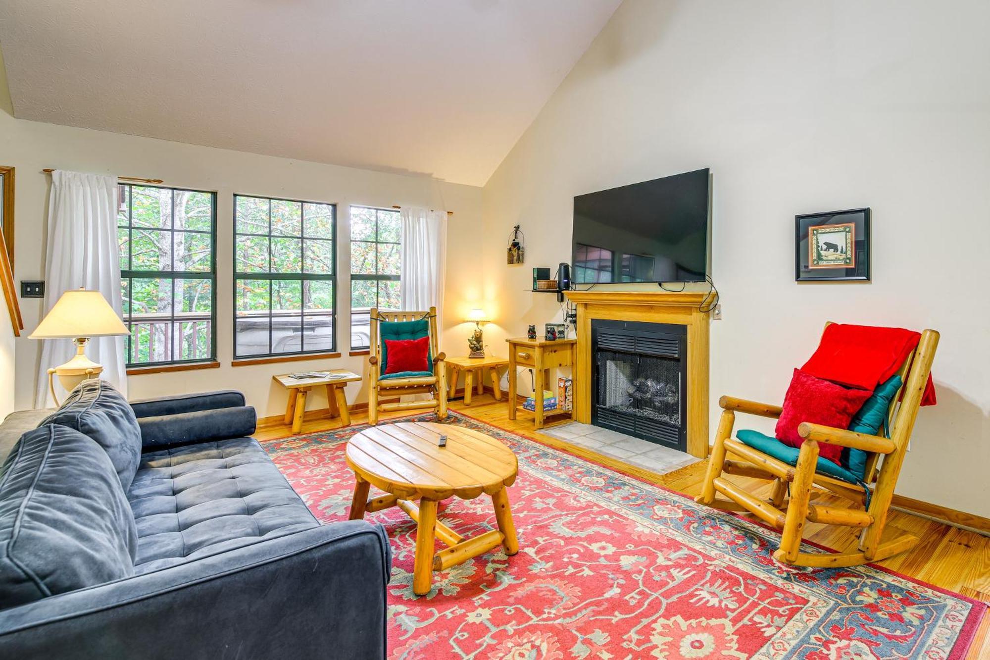 Pet-Friendly Sevierville Rental With Private Hot Tub Exterior photo